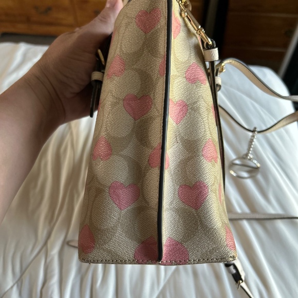 Coach Mollie Tote 25 w/Pink Hearts Valentines Collection - Picture 4 of 9